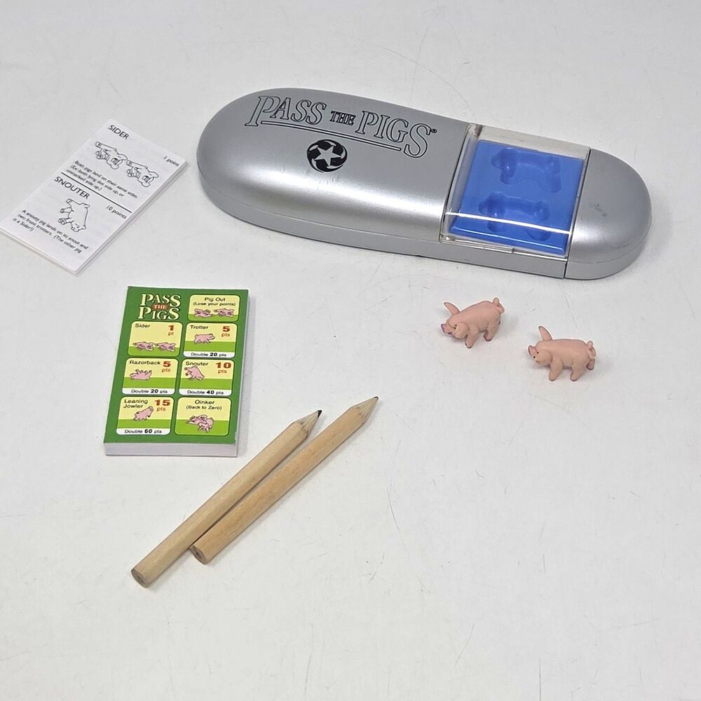 PASS THE PIGS Party Dice Game Gray Hard Shell Travel Case 2010 Portable Complete